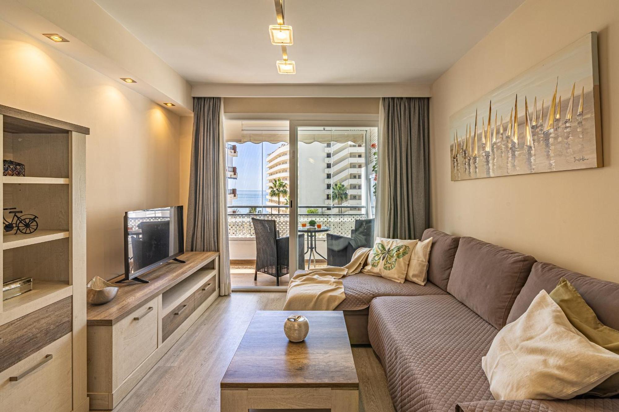 City Center Apartment In Марбеля Екстериор снимка
