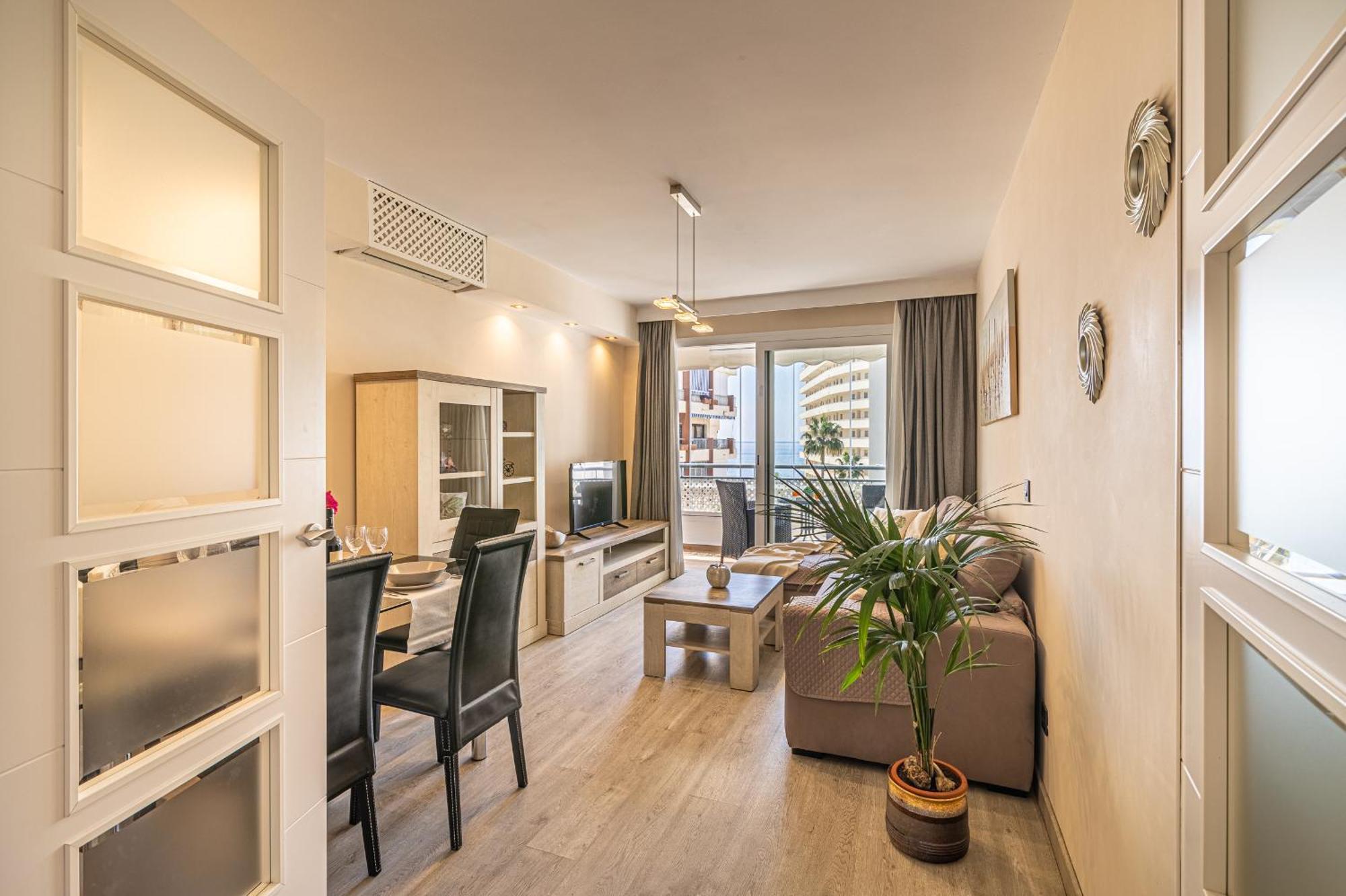City Center Apartment In Марбеля Екстериор снимка