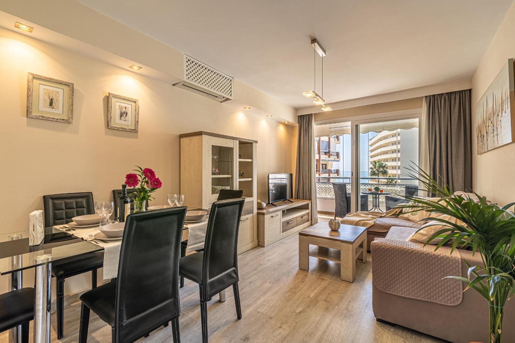 City Center Apartment In Марбеля Екстериор снимка