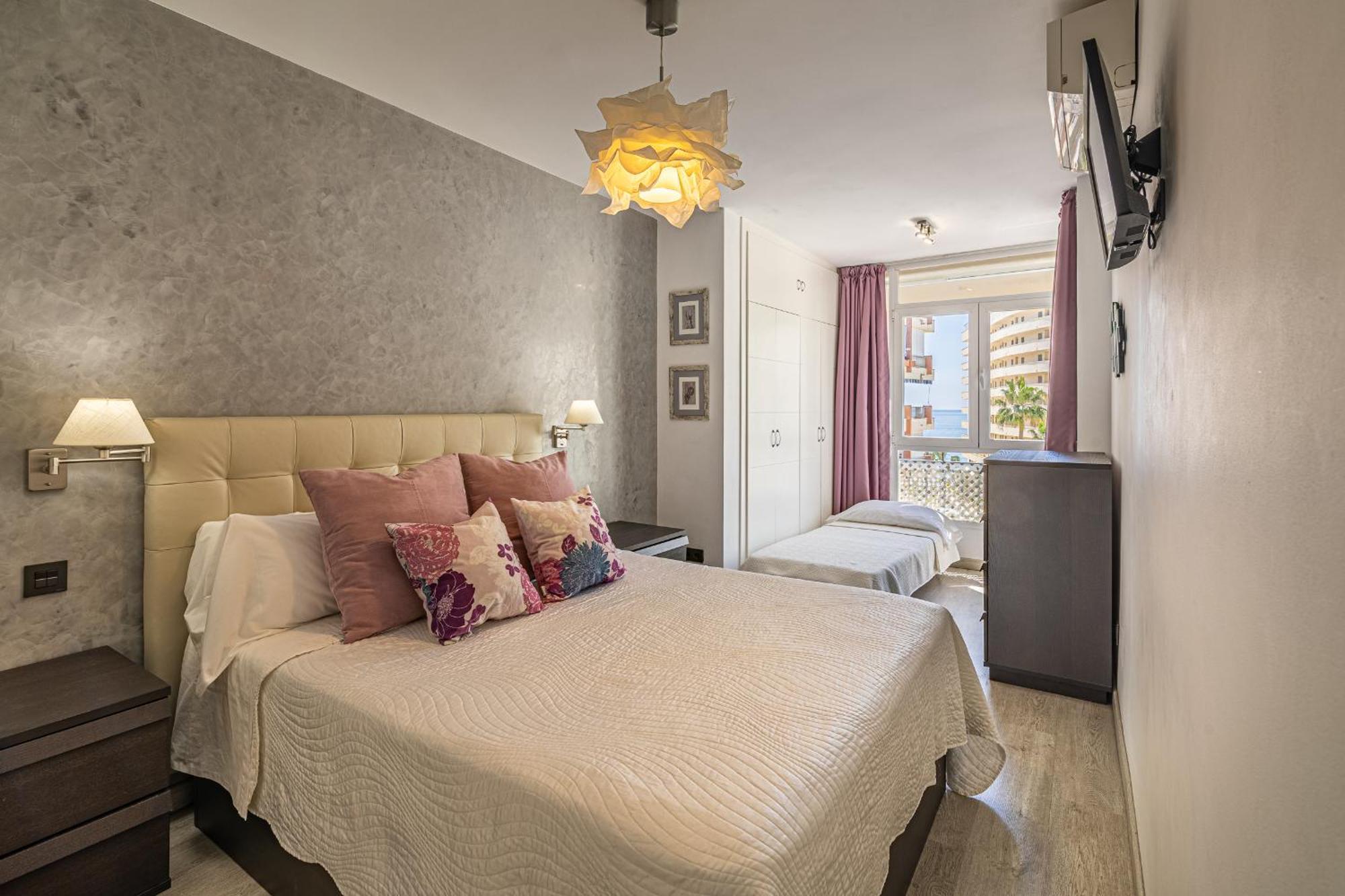 City Center Apartment In Марбеля Екстериор снимка