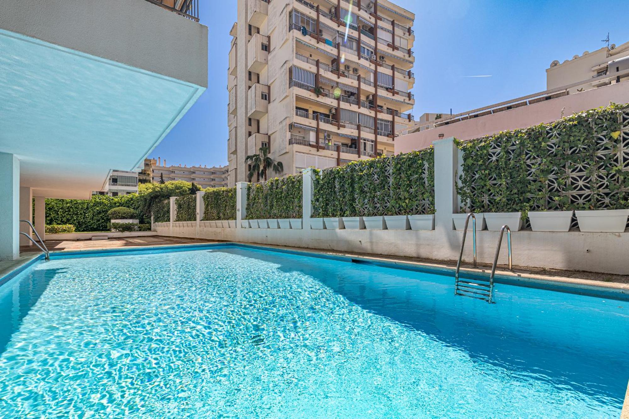 City Center Apartment In Марбеля Екстериор снимка
